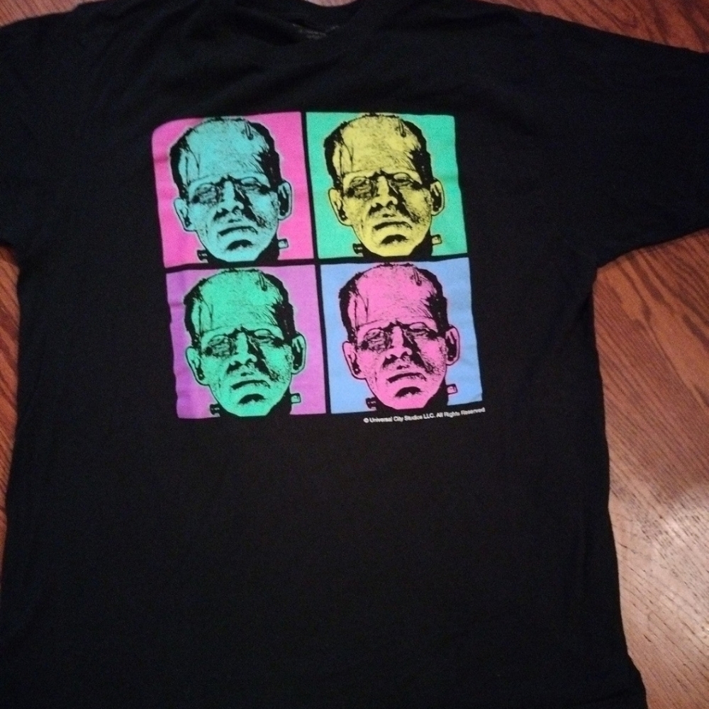Universal monsters Frankenstein shirt men's size large EUC Goth